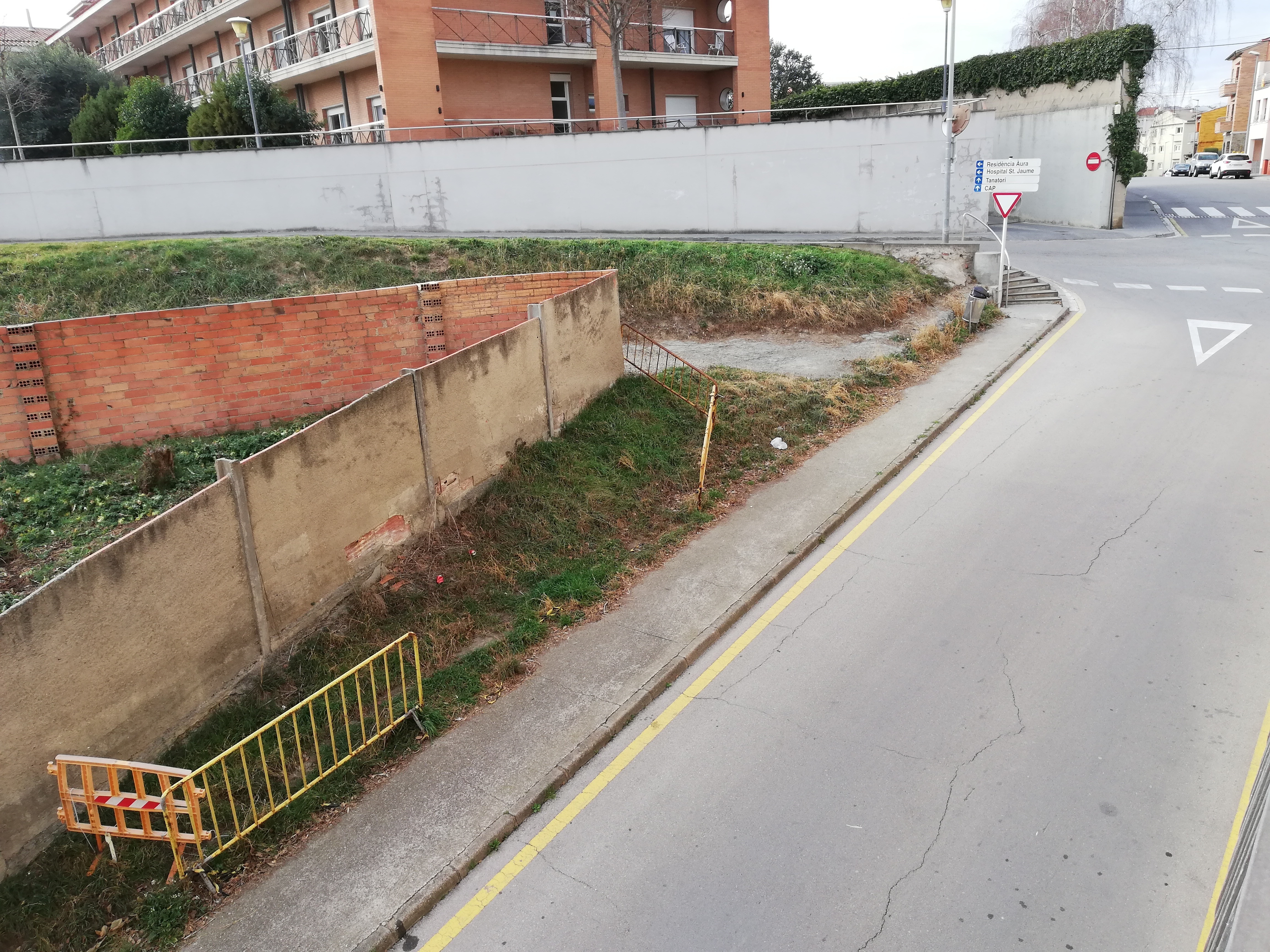 Imatge pels mitjans: Execució d'una zona verda prevista en el pla urbanístic i millora d'accés a la zona de serveis sanitaris del municipi