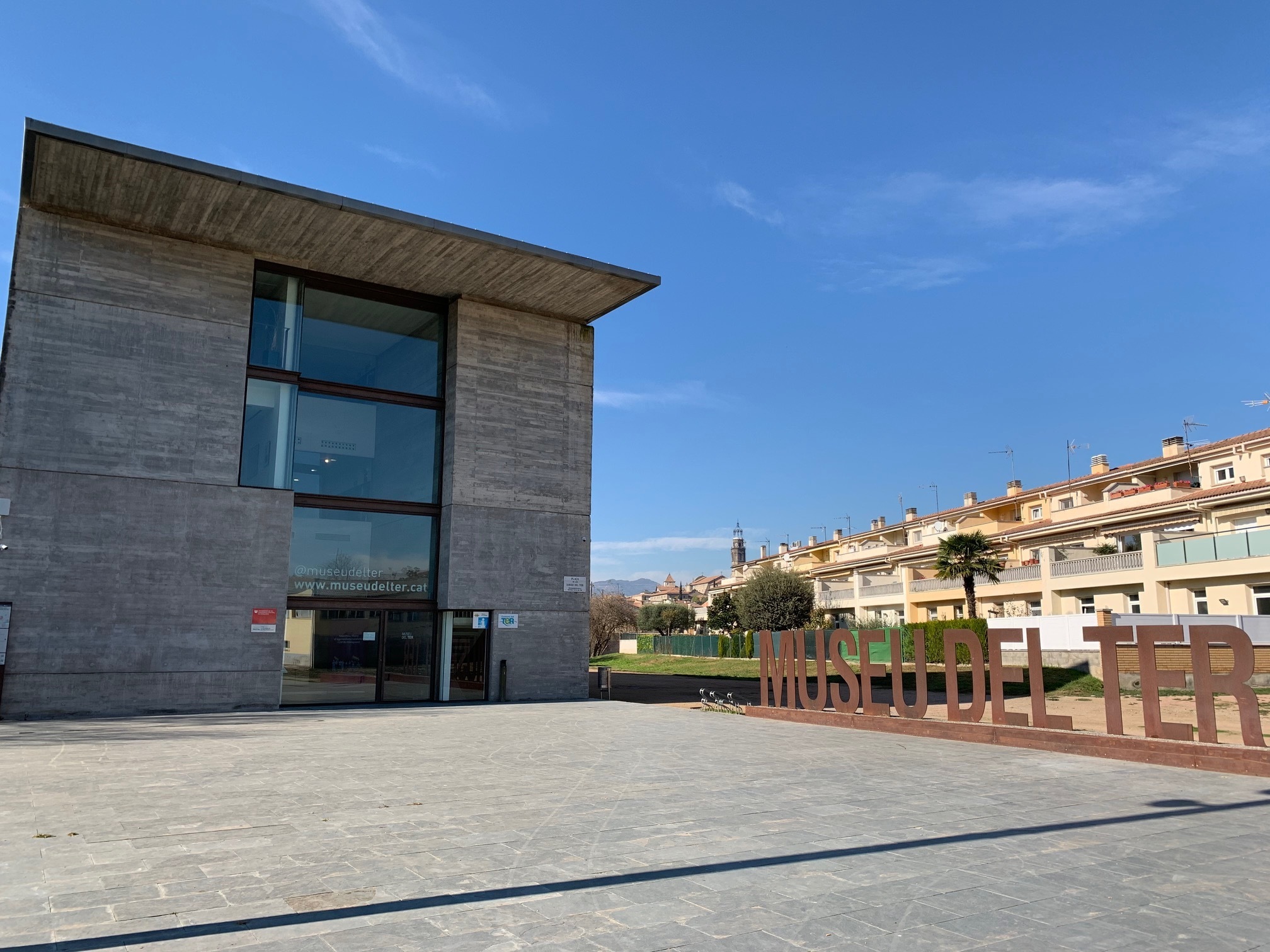 Imatge pels mitjans: Parc infantil a la Plaça de les Dones del Ter